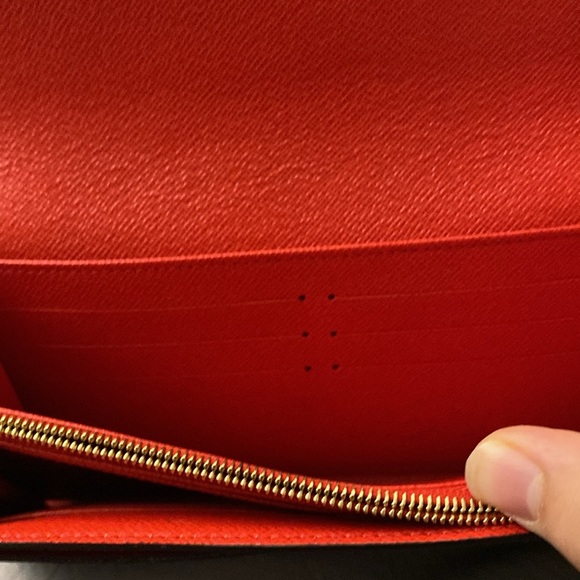 AUTHENTIC BRAND NEW Louis Vuitton Sarah Wallet with dust bag! - Picture 8 of 10